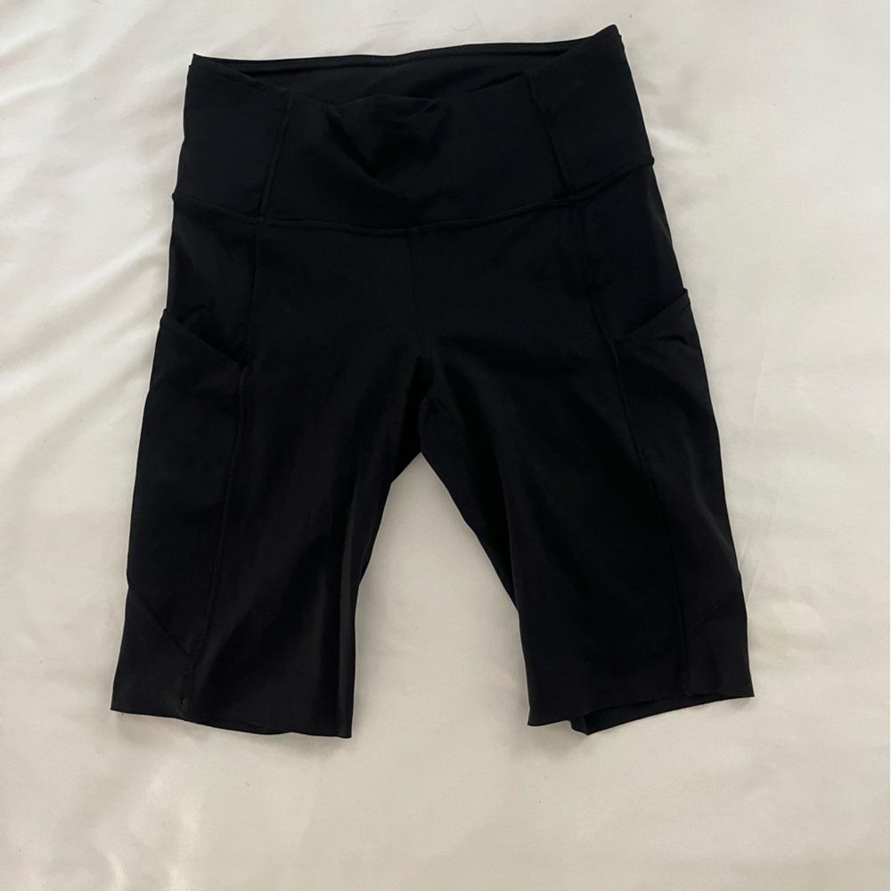 Black Lululemon bike shorts with side pockets